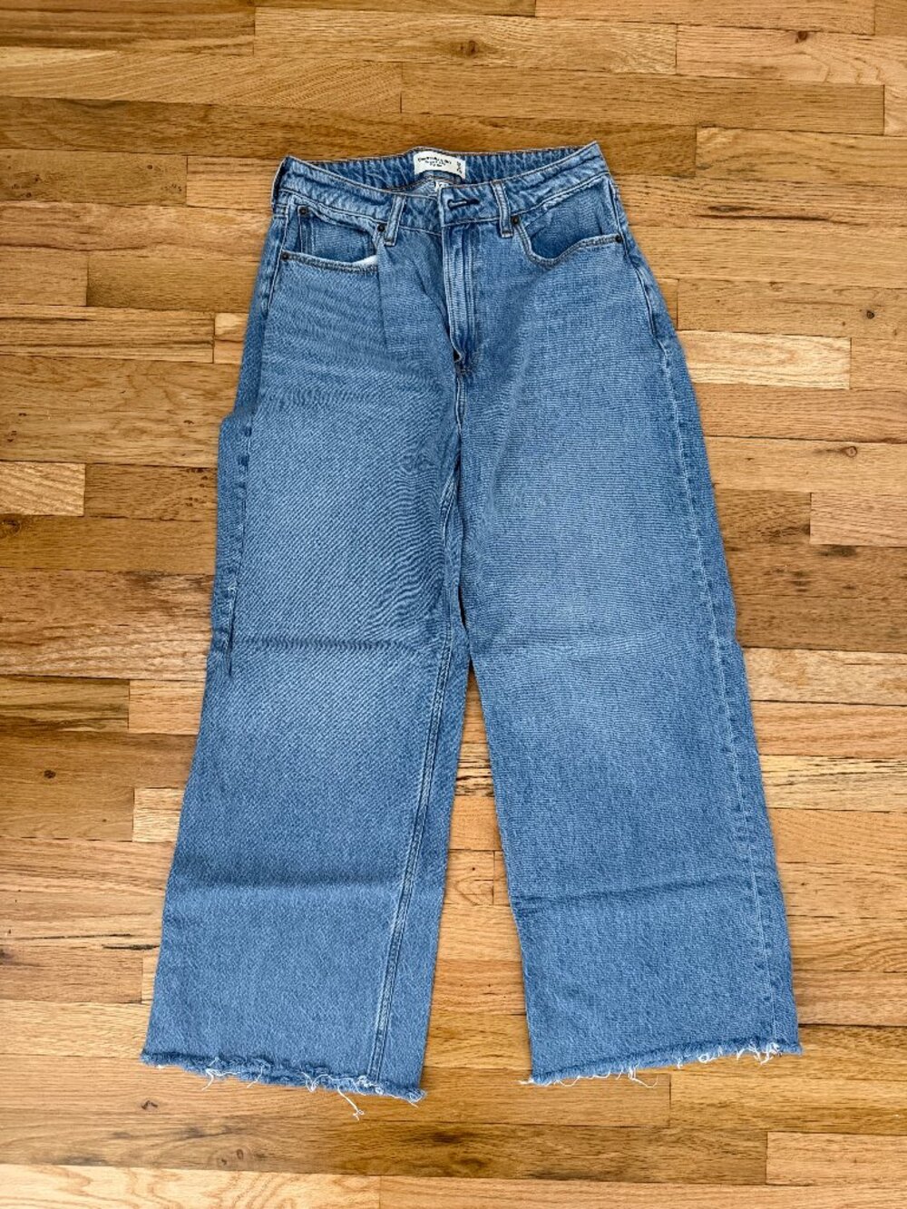 Abercrombie & Fitch Curve Love High Rise Cropped Wide Leg Jean 4L